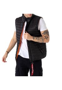 Bezrękawnik Alpha Industries ULW 13812203 - czarny. Kolor: czarny. Materiał: poliester. Długość rękawa: bez rękawów. Sezon: jesień, zima. Styl: klasyczny, elegancki, street