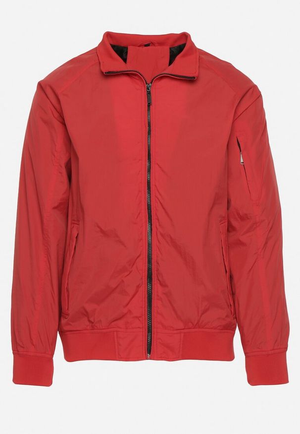 Born2be - Czerwona Kurtka Typu Wiatrówka z Kieszeniami na Suwaki Nollafa. Kolor: czerwony