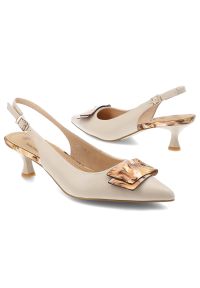 Czółenka damskie S.Barski, slingback ze skóry naturalnej z ozdobną aplikacją dekoracyjnym obcasem i regulowanym paskiem, beżowe, LZ61-2006. Zapięcie: pasek. Kolor: brązowy. Materiał: skóra. Wzór: aplikacja. Obcas: na obcasie. Wysokość obcasa: średni #7