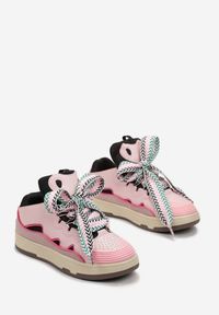 Born2be - Różowe Sneakersy z Ozdobnym Sznurowaniem i Szerokim Językiem Vessy. Kolor: różowy