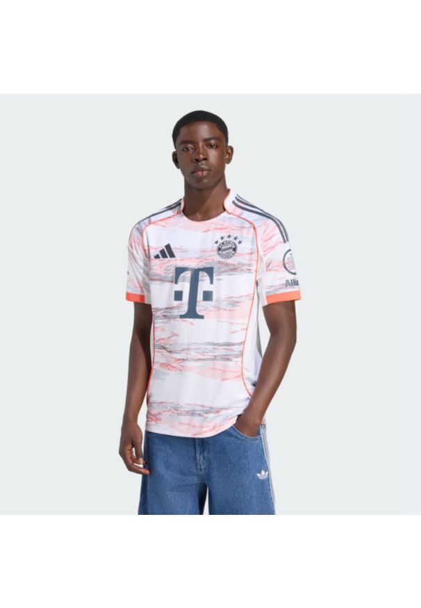 DOUBLE D - Koszulka piłkarska ADIDAS Bayern Monachium wyjazdowa sezon 25/26. Sport: piłka nożna