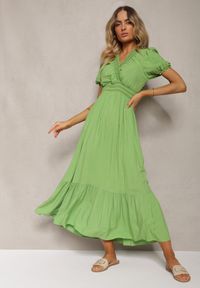 Renee - Jasnozielona Boho Sukienka z Bawełny o Kopertowym Fasonie Rissatina. Okazja: do pracy. Typ kołnierza: dekolt w kształcie V. Kolor: zielony. Materiał: bawełna. Typ sukienki: kopertowe. Styl: boho