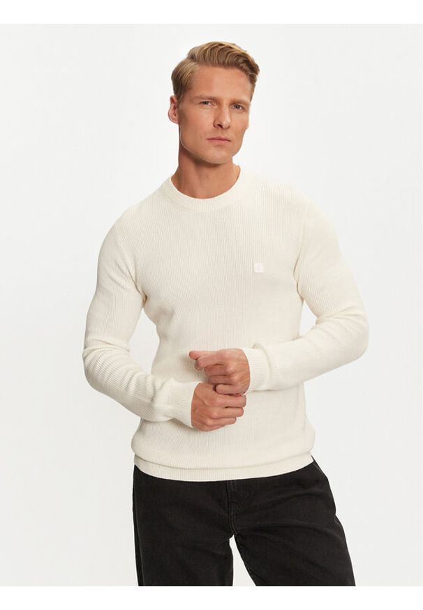 Calvin Klein Jeans Sweter J30J324598 Écru Regular Fit. Materiał: bawełna