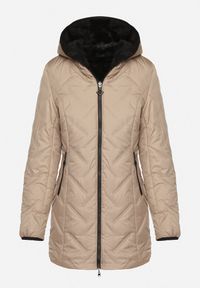 Born2be - Ciemnobeżowa Pikowana Kurtka Dwustronna z Kapturem i Futerkiem Rinaresa. Okazja: na co dzień. Typ kołnierza: kaptur. Kolor: beżowy. Materiał: futro. Styl: elegancki, casual #5