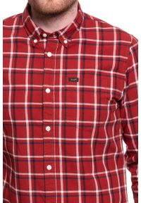 Lee - LEE LEE BUTTON DOWN RED OCHRE L880RNOE. Typ kołnierza: button down. Kolor: czerwony