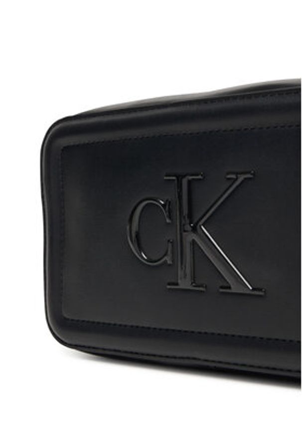 Calvin Klein Torebka Bold Ck Camera Bag LV04F3220G Czarny. Kolor: czarny. Materiał: skórzane
