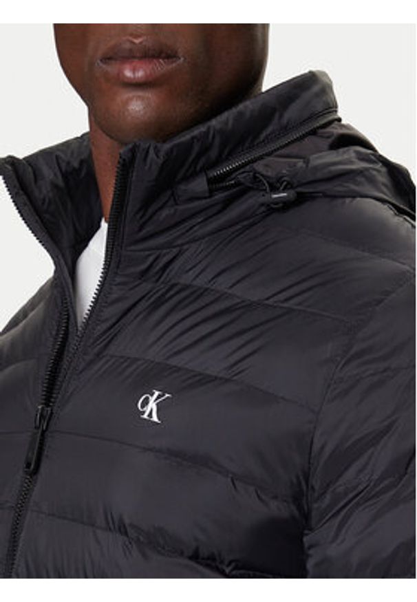 Calvin Klein Jeans Kurtka zimowa LV04RC511G Czarny Regular Fit. Kolor: czarny. Materiał: syntetyk. Sezon: zima