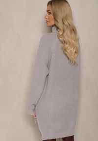 Renee - Szary Casualowy Golf Ittalora. Okazja: na co dzień. Typ kołnierza: golf. Kolor: szary. Materiał: jeans. Długość rękawa: długi rękaw. Długość: długie. Wzór: aplikacja. Styl: casual