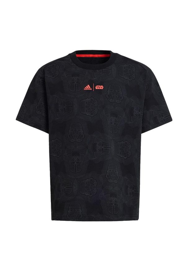 Adidas - Koszulka adidas Star Wars Z.N.E.. Kolor: wielokolorowy, czarny, brązowy, szary, czerwony. Wzór: motyw z bajki