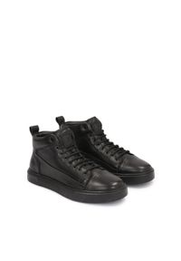 Kazar - Skórzane sneakersy męskie w modnym wydaniu. Okazja: na co dzień. Kolor: czarny. Materiał: skóra. Szerokość cholewki: normalna. Wzór: gładki, aplikacja #5