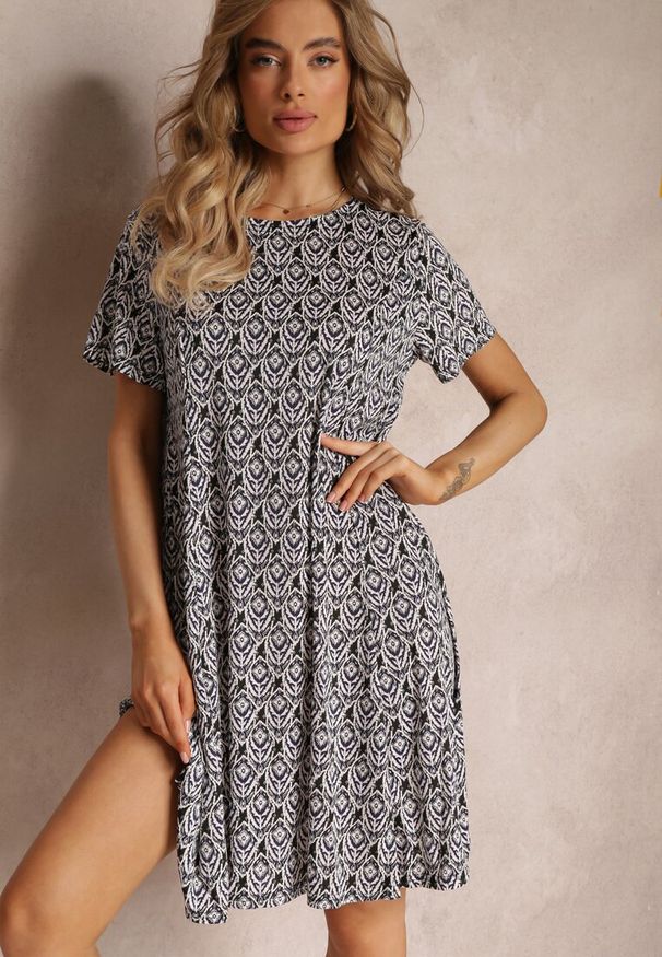 Renee - Czarno-Beżowa Sukienka Mini z Krótkimi Rękawami i Wzorem w Kwiaty Cassatha. Kolor: czarny. Długość rękawa: krótki rękaw. Wzór: kwiaty. Sezon: lato. Długość: mini