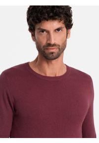 Ombre Clothing - Sweter klasyczny męski z wiskozą BASIC z okrągłym dekoltem – bordowy V11 OM-SWBS-0106 - XXL. Okazja: na spotkanie biznesowe, do pracy, na co dzień. Kolor: czerwony. Materiał: wiskoza. Wzór: gładki. Styl: klasyczny #3