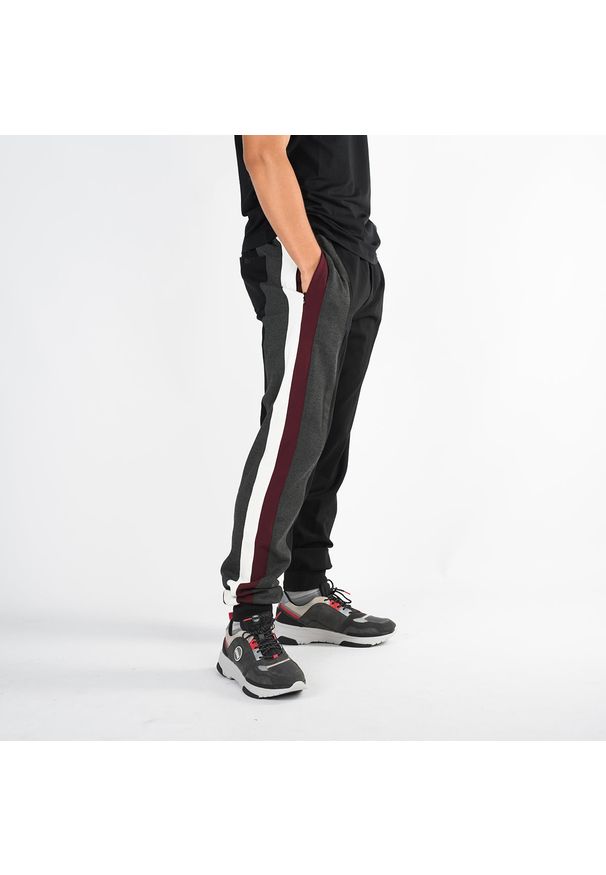 Bikkembergs Spodnie | C 1 055 80 E 1969 | Mężczyzna | Czarny. Okazja: na co dzień. Kolor: czarny. Materiał: elastan, nylon, wiskoza. Styl: casual