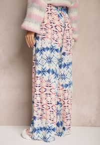 Renee - Niebiesko-Różowe Wiskozowe Spodnie z Szerokimi Nogawkami w Abstrakcyjny Print Averora. Kolor: niebieski. Materiał: wiskoza. Wzór: nadruk. Sezon: lato