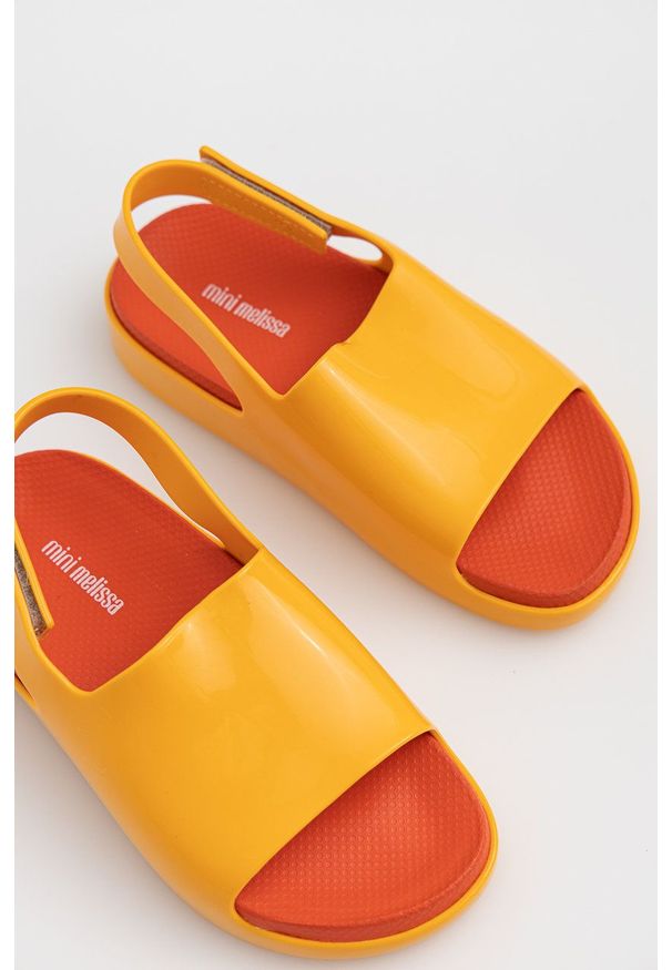 melissa - Melissa sandały dziecięce Cloud kolor pomarańczowy. Zapięcie: rzepy. Kolor: pomarańczowy. Materiał: kauczuk, guma, materiał. Wzór: gładki