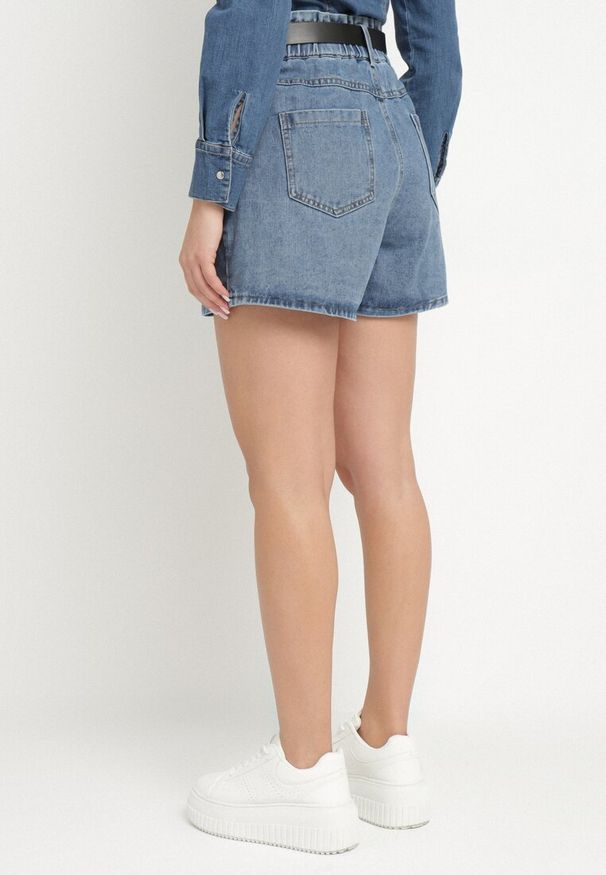 Born2be - Niebieskie Szorty Jeansowe z Ozdobnymi Przeszyciami Gumką w Talii i Paskiem Alariana. Okazja: na co dzień. Kolor: niebieski. Materiał: jeans. Styl: elegancki, casual, klasyczny