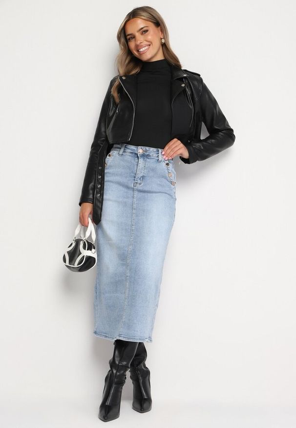 Born2be - Jasnoniebieska Spódnica Jeansowa z Ozdobnymi Nitami i Wysokim Stanem Nellahope. Stan: podwyższony. Kolor: niebieski. Materiał: jeans. Wzór: aplikacja. Styl: klasyczny