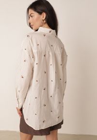Born2be - Beżowa Koszula na Lato z Bawełny o Kroju Oversize w Paski i Haftowany Wzór Deinaris. Okazja: na co dzień. Kolor: beżowy. Materiał: bawełna. Długość: długie. Wzór: haft, paski. Sezon: lato. Styl: elegancki, casual #4