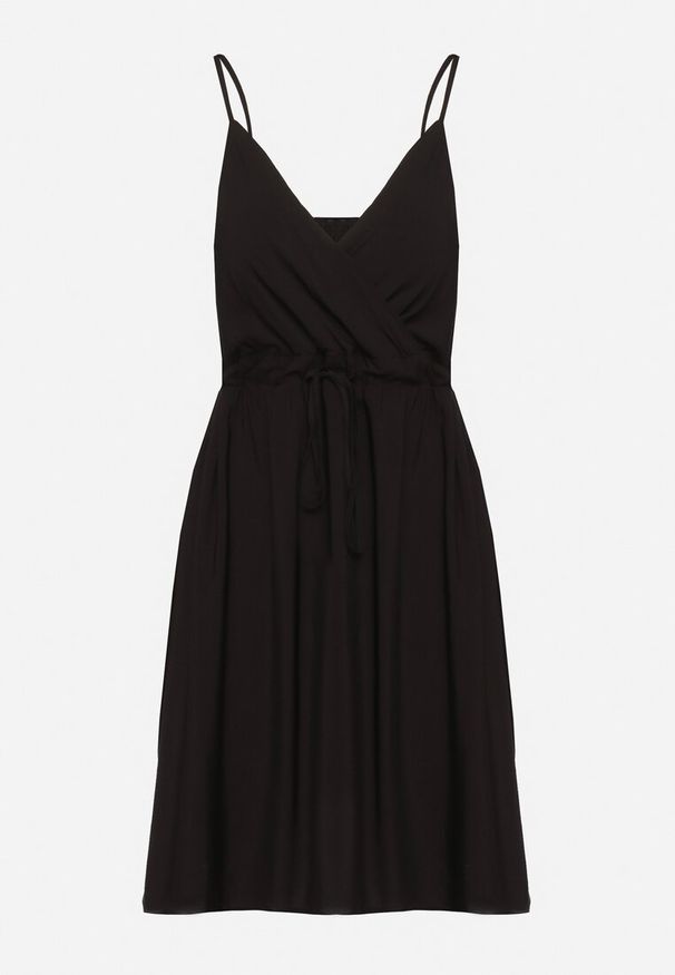 Born2be - Czarna Bawełniana Sukienka na Cienkich Regulowanych Ramiączkach z Kopertowym Dekoltem Pennea. Okazja: na co dzień. Typ kołnierza: dekolt kopertowy. Kolor: czarny. Materiał: bawełna. Długość rękawa: na ramiączkach. Typ sukienki: kopertowe. Styl: casual, elegancki, sportowy