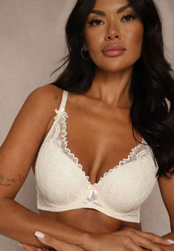 Renee - Jasnobeżowy Biustonosz Zdobiony Koronką i Kokardami Morgavia. Kolor: beżowy. Materiał: koronka. Wzór: koronka, aplikacja