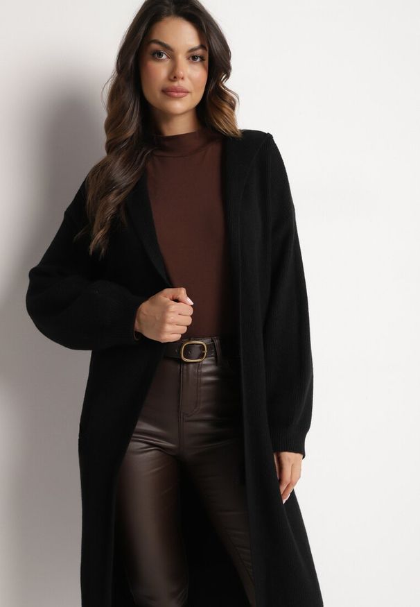Born2be - Czarny Kardigan Nierozpinany z Kapturem i Ściągaczami Anzola. Okazja: na co dzień. Typ kołnierza: kaptur. Kolor: czarny. Materiał: jeans. Styl: elegancki, casual