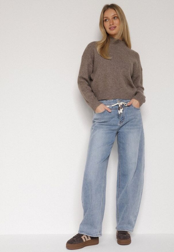 Born2be - Niebieskie Jeansy Balloon z Regularnym Stanem i Ozdobnym Wiązaniem Rislyn. Okazja: na co dzień. Kolor: niebieski. Styl: elegancki, casual