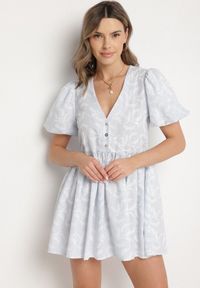 Born2be - Niebieska Rozkloszowana Sukienka z Guzikami i Bufiastymi Rękawami Ateluna. Okazja: na co dzień. Kolor: niebieski. Typ sukienki: rozkloszowane. Styl: casual, elegancki #3