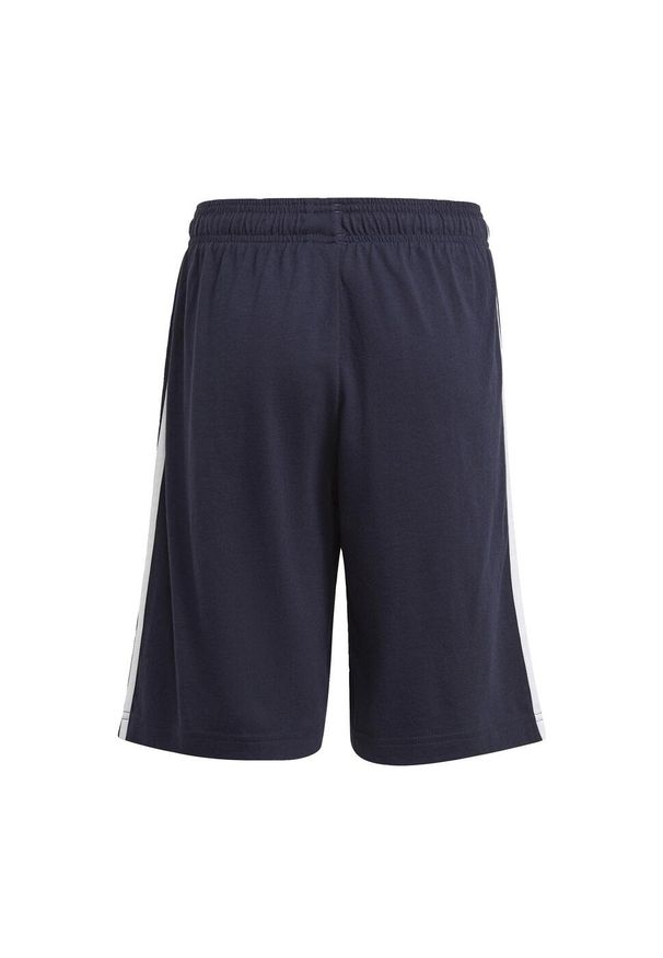 Adidas - Spodenki dziecięce adidas Essentials 3-Bandes. Kolor: niebieski, wielokolorowy, biały. Wzór: paski. Styl: sportowy