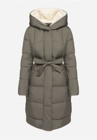 Born2be - Zielona Pikowana Kurtka o Długim Kroju z Kapturem i Wiązanym Paskiem Neandira. Okazja: na co dzień. Typ kołnierza: kaptur. Kolor: zielony. Materiał: jeans, materiał. Długość rękawa: długi rękaw. Długość: długie. Sezon: zima, jesień. Styl: klasyczny, casual, elegancki #7