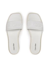 Calvin Klein Klapki Flat Slide He HW0HW01989 Biały. Kolor: biały. Materiał: materiał