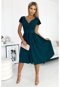 Numoco - Zielona Rozkloszowana Sukienka Lekko Elastyczna. Kolor: zielony. Materiał: elastan, poliester