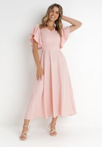 Born2be - Różowa Rozkloszowana Sukienka Zdobiona Falbanami Emilienne. Okazja: na spacer, na randkę. Kolor: różowy. Materiał: jeans, tkanina. Wzór: gładki, jednolity, aplikacja. Typ sukienki: rozkloszowane. Styl: klasyczny, elegancki, wizytowy. Długość: maxi