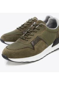 Wittchen - Męskie sneakersy zamszowe z elastycznymi wstawkami zielone. Okazja: na co dzień. Nosek buta: okrągły. Kolor: zielony. Materiał: zamsz, skóra. Sport: turystyka piesza #3