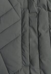 Renee - Zielona Pikowana Kamizelka o Taliowanym Kroju z Kapturem Tulonea. Okazja: na co dzień. Typ kołnierza: kaptur. Kolor: zielony. Materiał: jeans. Styl: casual #8