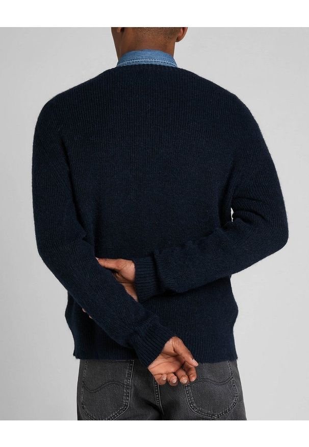 Lee - LEE SEASONAL CREW MĘSKI SWETER KLASYCZNY MOOD L83ZDD61 112322656. Styl: klasyczny