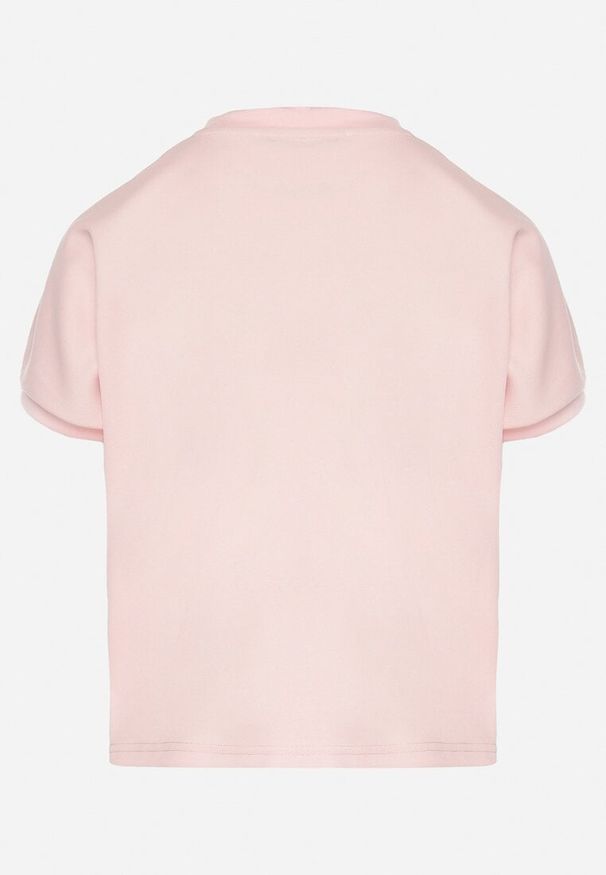 Born2be - Różowy T-shirt Ozdobiony Napisem Devenee. Okazja: na co dzień. Kolor: różowy. Materiał: jeans. Wzór: napisy, aplikacja. Styl: klasyczny, casual