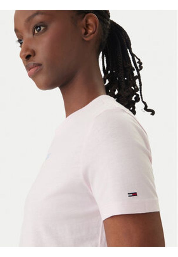 Tommy Jeans T-Shirt DW0DW22277 Różowy Regular Fit. Kolor: różowy. Materiał: bawełna