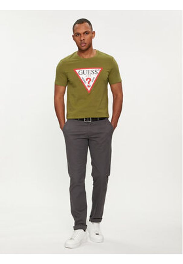 Guess T-Shirt Logo M2YI71 I3Z14 Zielony Slim Fit. Kolor: zielony. Materiał: bawełna