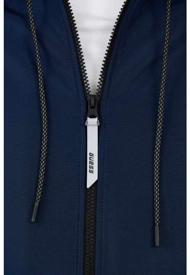 Guess - GUESS Granatowa bluza męska z białym logo. Kolor: niebieski