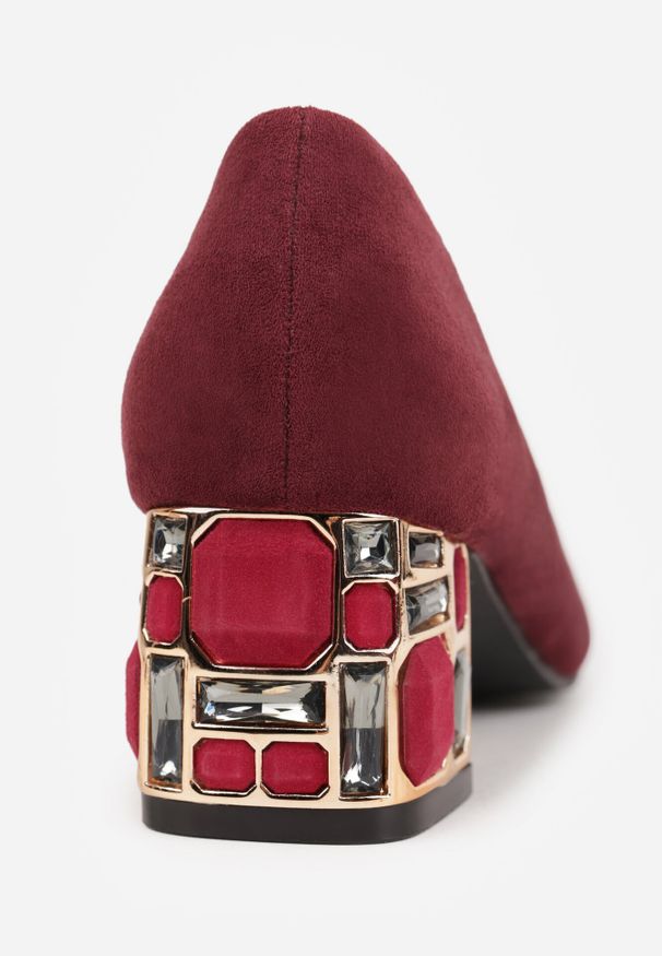 Born2be - Bordowe Czółenka Vices ze Skórzaną Wkładką na Biżuteryjnym Słupku Naivine. Okazja: na co dzień. Kolor: czerwony. Materiał: skóra. Wzór: aplikacja, kwiaty. Obcas: na słupku. Styl: elegancki, casual. Wysokość obcasa: średni