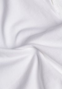 Born2be - Biała Bluzka z Elastycznego Materiału z Dekoltem Łódką Megaris. Okazja: na co dzień. Typ kołnierza: dekolt w łódkę. Kolor: biały. Materiał: materiał. Styl: casual, elegancki #8