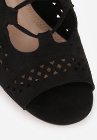 Born2be - Czarne Botki Vices na Obcasie z Ażurową Cholewką Nimidora. Okazja: na co dzień, na imprezę. Kolor: czarny. Szerokość cholewki: normalna. Wzór: ażurowy. Obcas: na obcasie. Styl: casual, elegancki, klasyczny. Wysokość obcasa: średni #8