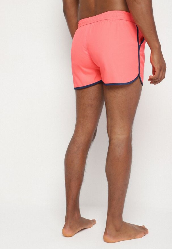 Born2be - Różowe Kąpielówki Szorty z Ozdobną Lamówką i Kieszeniami Folalisa. Kolor: różowy. Materiał: len