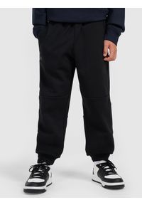 4f - 4F Spodnie dresowe joggery chłopięce - czarne 140 (9-10 lat). Okazja: na co dzień. Kolor: czarny. Materiał: dresówka. Sezon: lato. Styl: casual, klasyczny #2