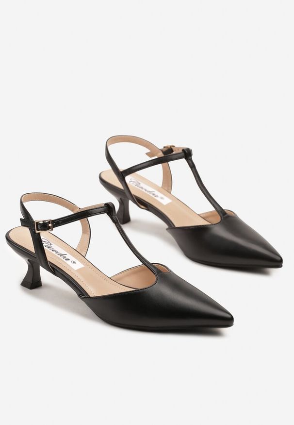 Renee - Czarne Czółenka na Obcasie Kaczuszce Ozdobione Paskami Peselle. Okazja: na co dzień. Zapięcie: pasek. Kolor: czarny. Szerokość cholewki: normalna. Wzór: aplikacja. Materiał: jeans. Obcas: na obcasie. Styl: casual, klasyczny, elegancki. Wysokość obcasa: średni