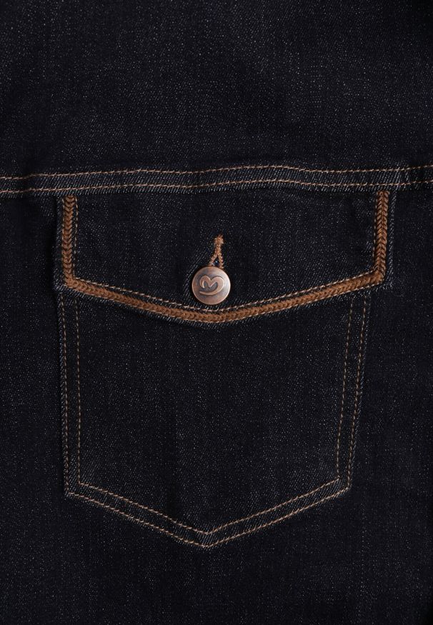 Born2be - Niebieska Kurtka Jeansowa z Bawełną Zdobiona Kontrastowymi Lamówkami Nedore. Okazja: na co dzień, na spacer. Kolor: niebieski. Materiał: jeans, bawełna. Wzór: aplikacja. Sezon: lato. Styl: casual, klasyczny