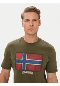 Napapijri T-Shirt S-Flag Tiki Ss NP0A8A6IG1F1 Zielony ciemny Regular Fit. Kolor: zielony. Materiał: bawełna #5
