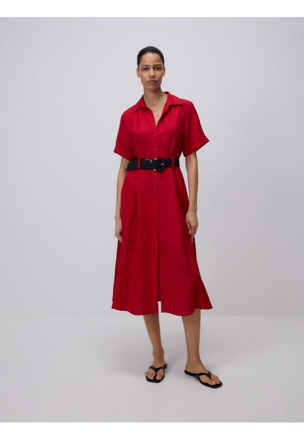 Reserved - Sukienka midi z dodatkiem lnu - czerwony. Kolor: czerwony. Materiał: len. Długość: midi