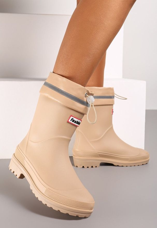 Born2be - Beżowe Kalosze ze Ściągaczem i Odblaskowym Elementem Telvima. Okazja: na spacer. Kolor: beżowy. Materiał: jeans. Sezon: jesień. Obcas: na obcasie, na płaskiej podeszwie. Styl: klasyczny. Wysokość obcasa: niski