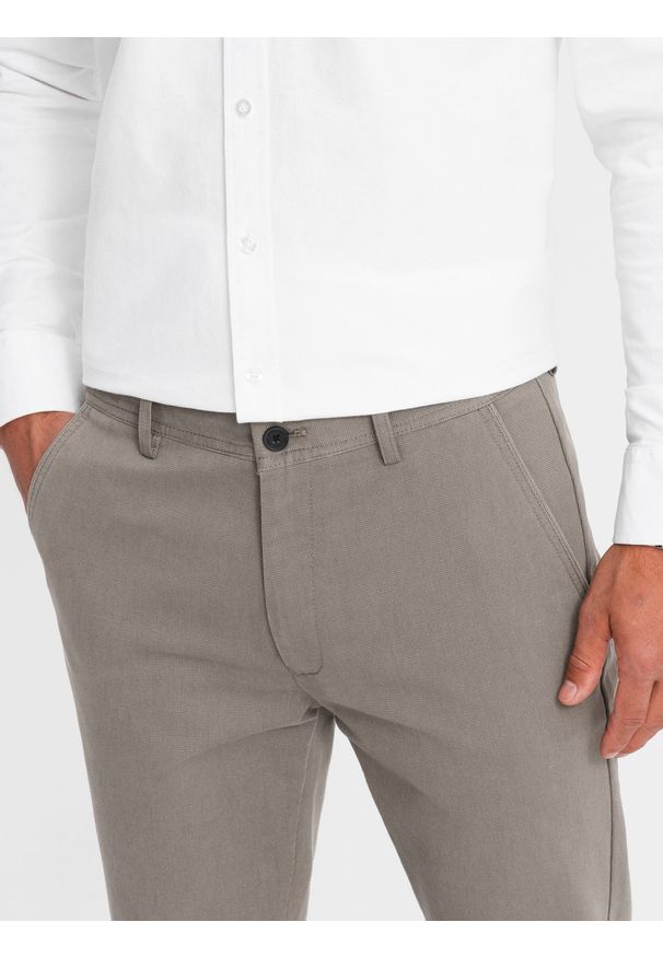 Ombre Clothing - Klasyczne spodnie męskie chino z delikatną teksturą - ciemnobeżowe V1 OM-PACP-0188 - XXL. Kolor: beżowy. Materiał: materiał, poliester, bawełna. Styl: klasyczny